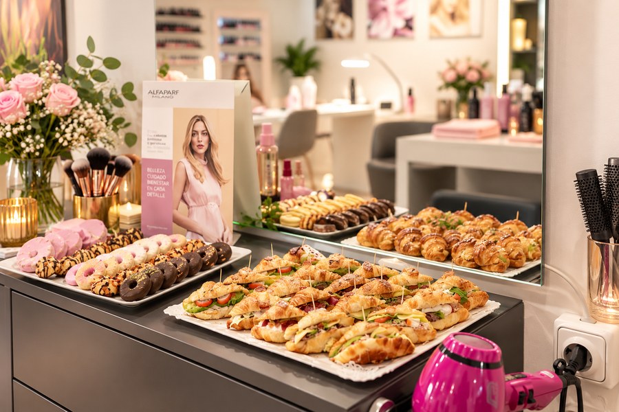 Catering y puesta en escena para un evento de marca