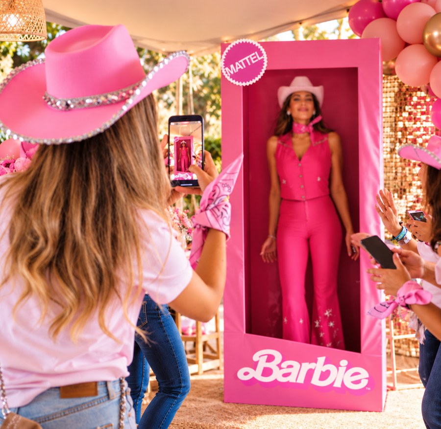 Fiesta temática inspirada en Barbie con photocall